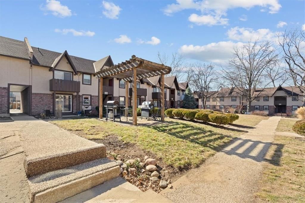 6206 Robinson Street — photo 26