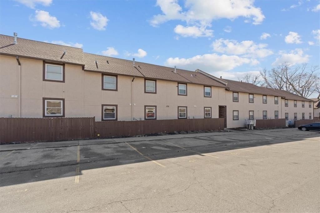 6206 Robinson Street — photo 27
