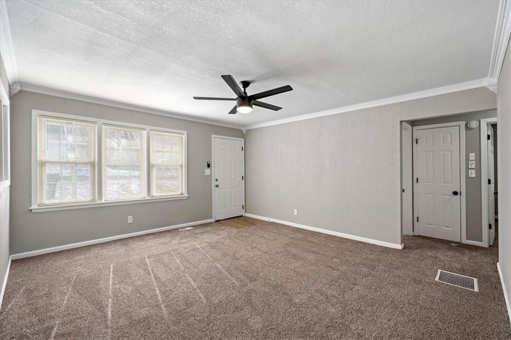 7404 E 56th Terrace — photo 4