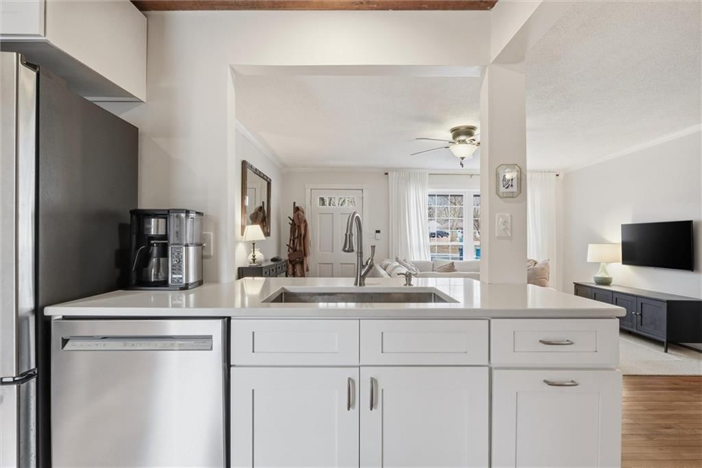 7705 Colonial Drive — photo 11