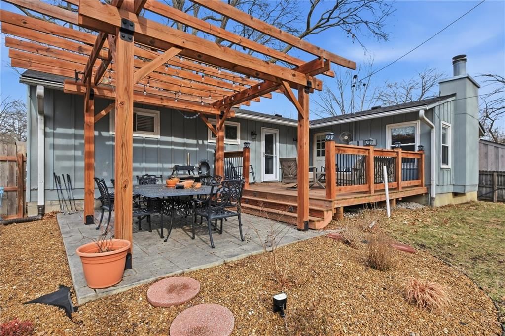 7705 Colonial Drive — photo 32
