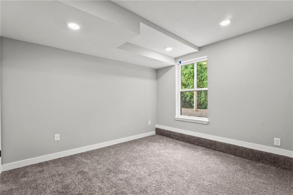 11226 N Oak Trafficway — photo 18
