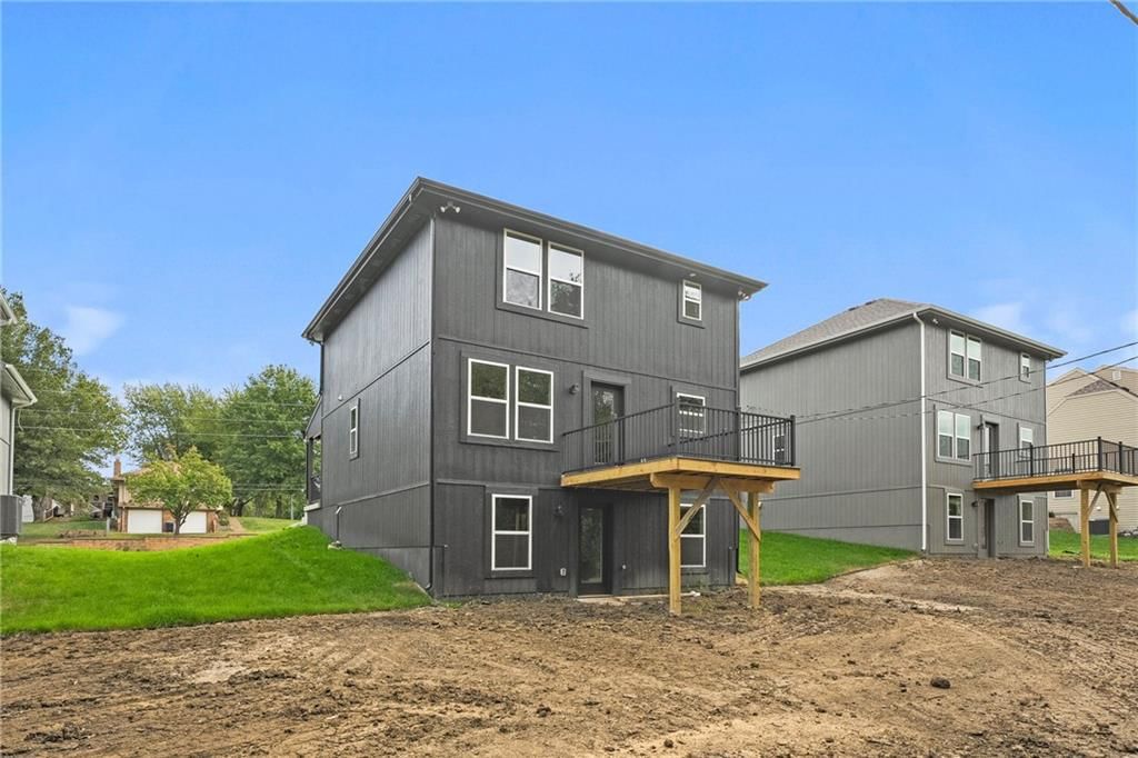 11226 N Oak Trafficway — photo 23