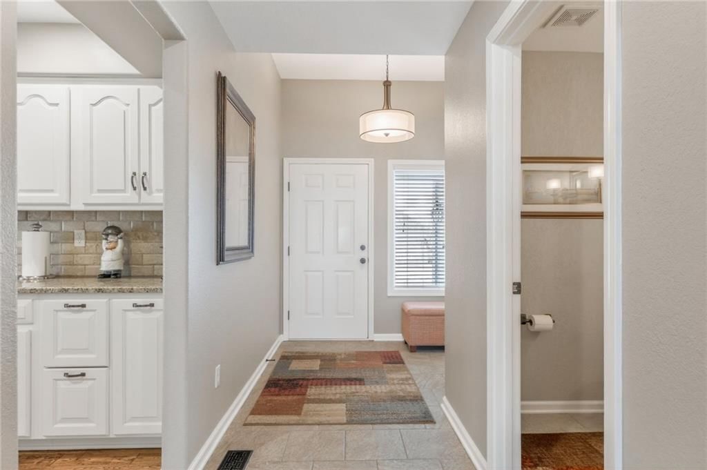 8803 Crysler Avenue — photo 3