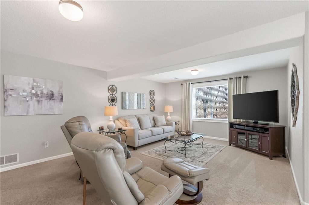 8803 Crysler Avenue — photo 26