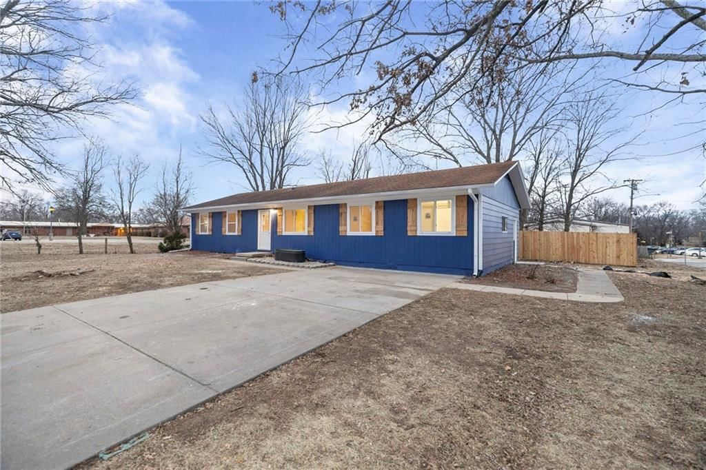 245 N Pine Street — photo 3