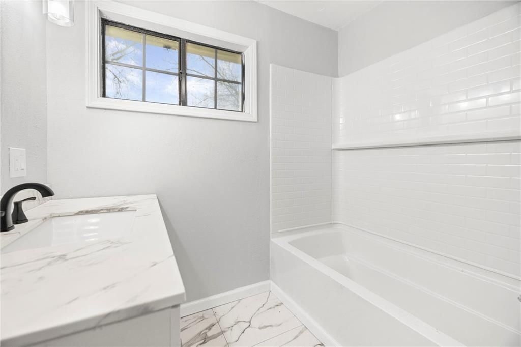 245 N Pine Street — photo 15