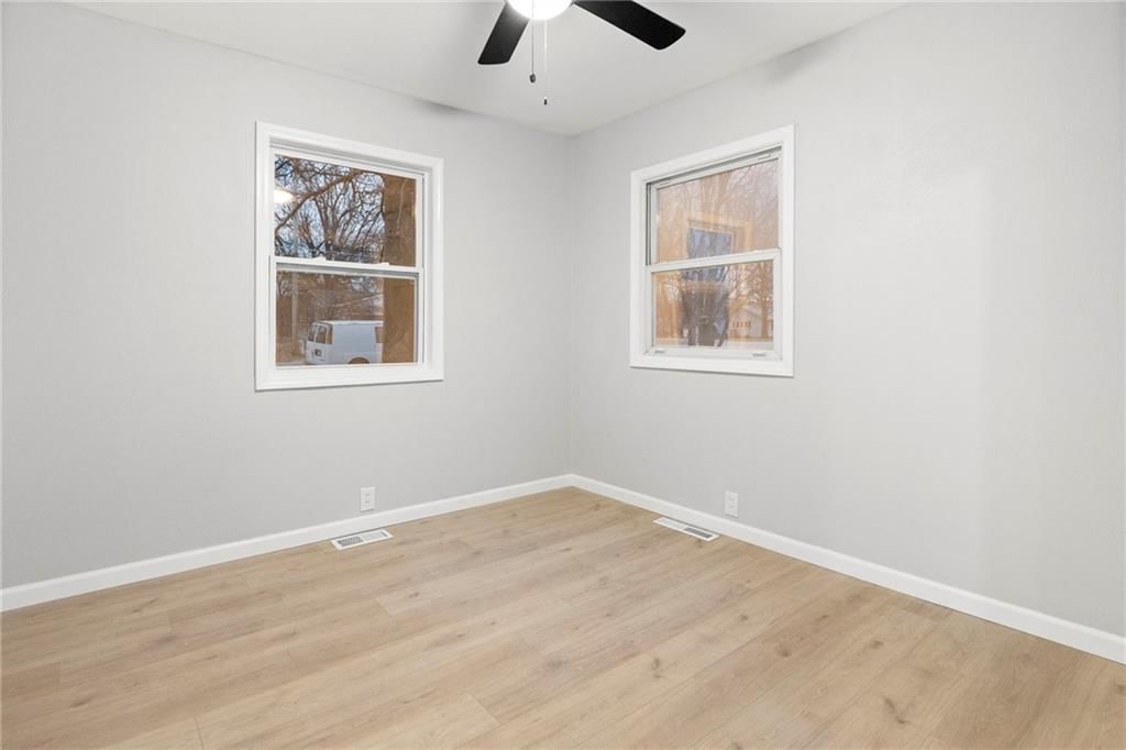 245 N Pine Street — photo 16