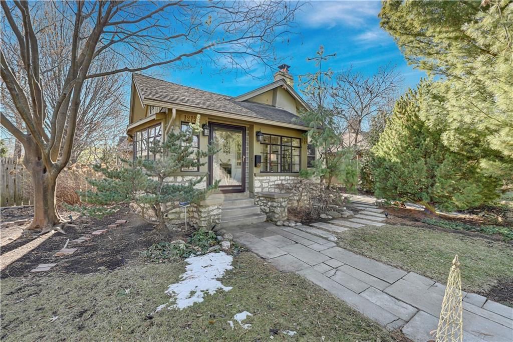 1215 W 37 Street — photo 2