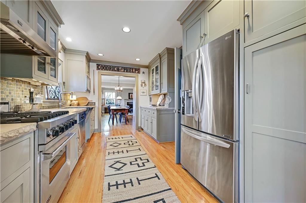 1215 W 37 Street — photo 24