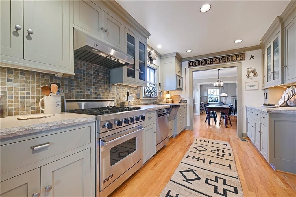 1215 W 37 Street — photo 25
