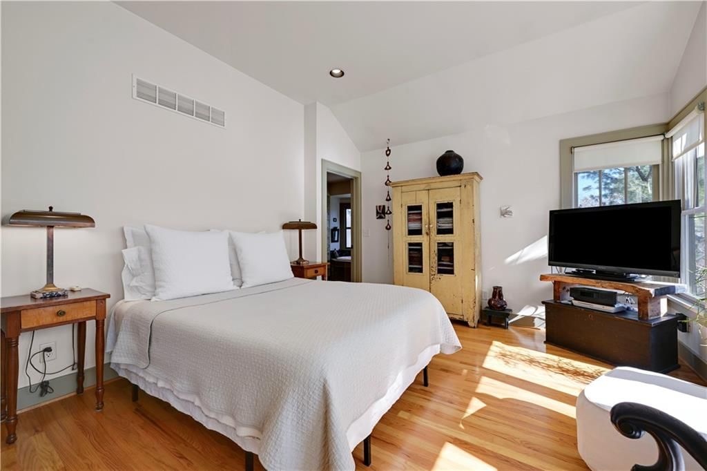 1215 W 37 Street — photo 30