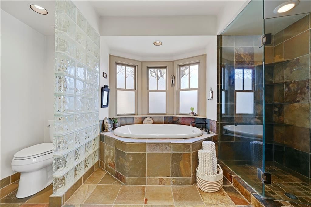 1215 W 37 Street — photo 31