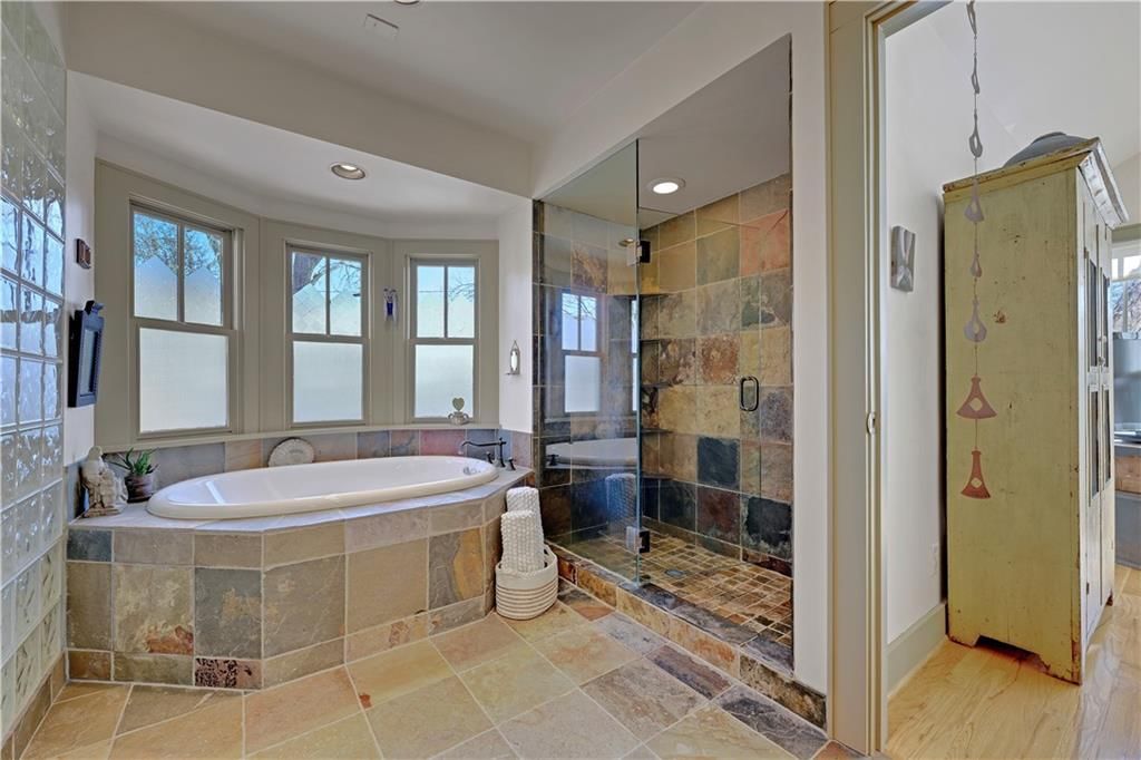1215 W 37 Street — photo 32