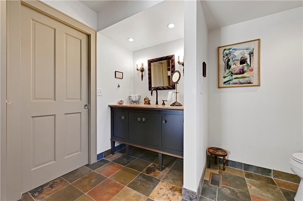 1215 W 37 Street — photo 33