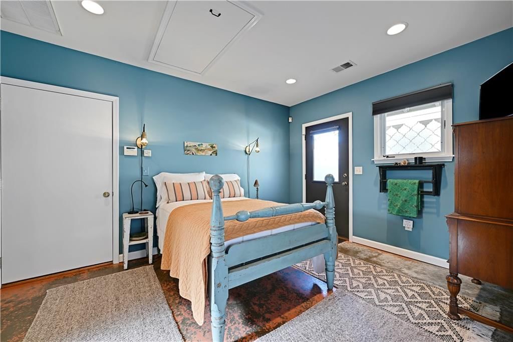 1215 W 37 Street — photo 39