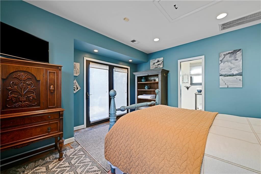 1215 W 37 Street — photo 40