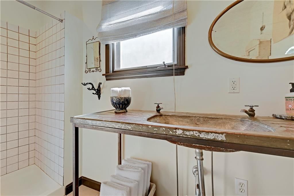 1215 W 37 Street — photo 41