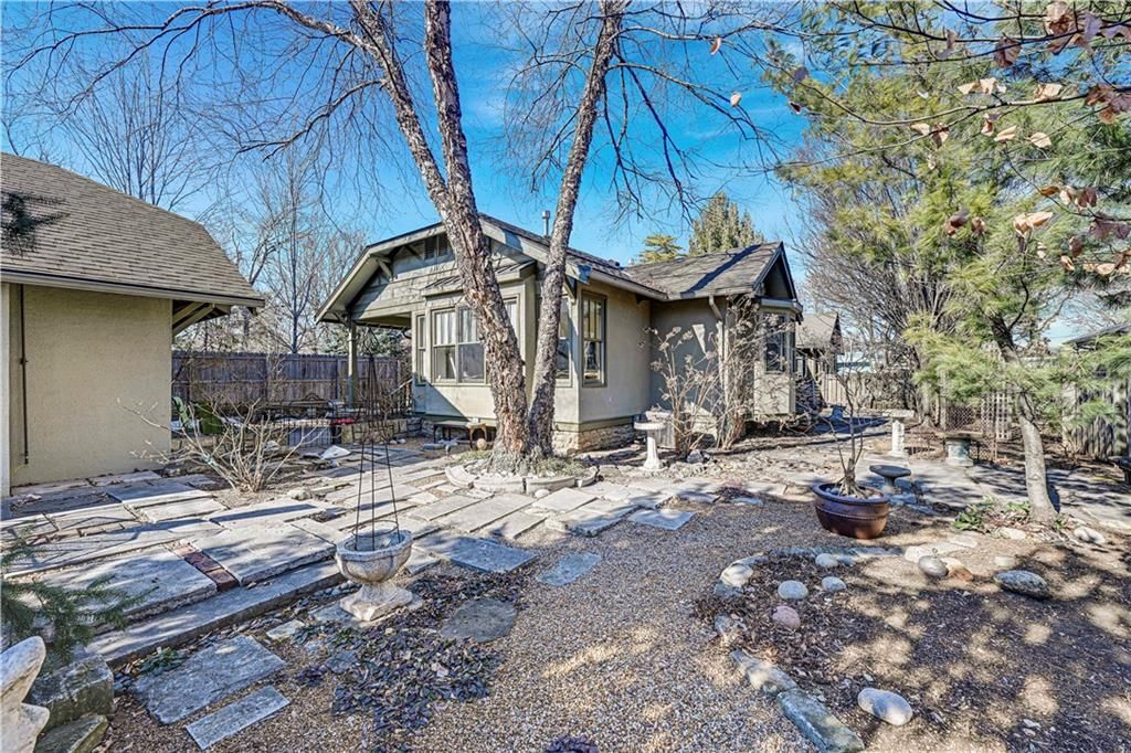 1215 W 37 Street — photo 45