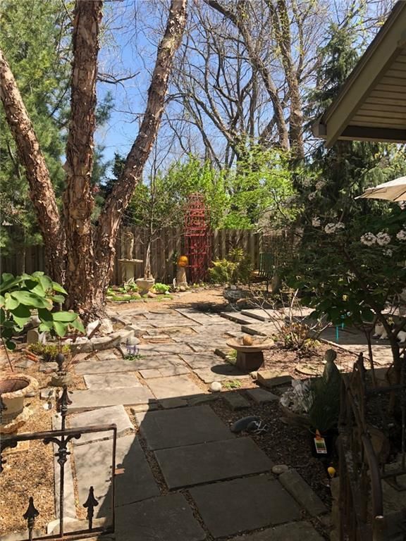 1215 W 37 Street — photo 46