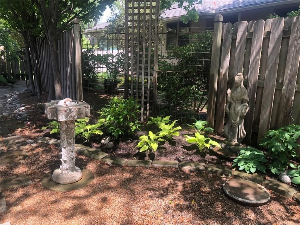 1215 W 37 Street — photo 49
