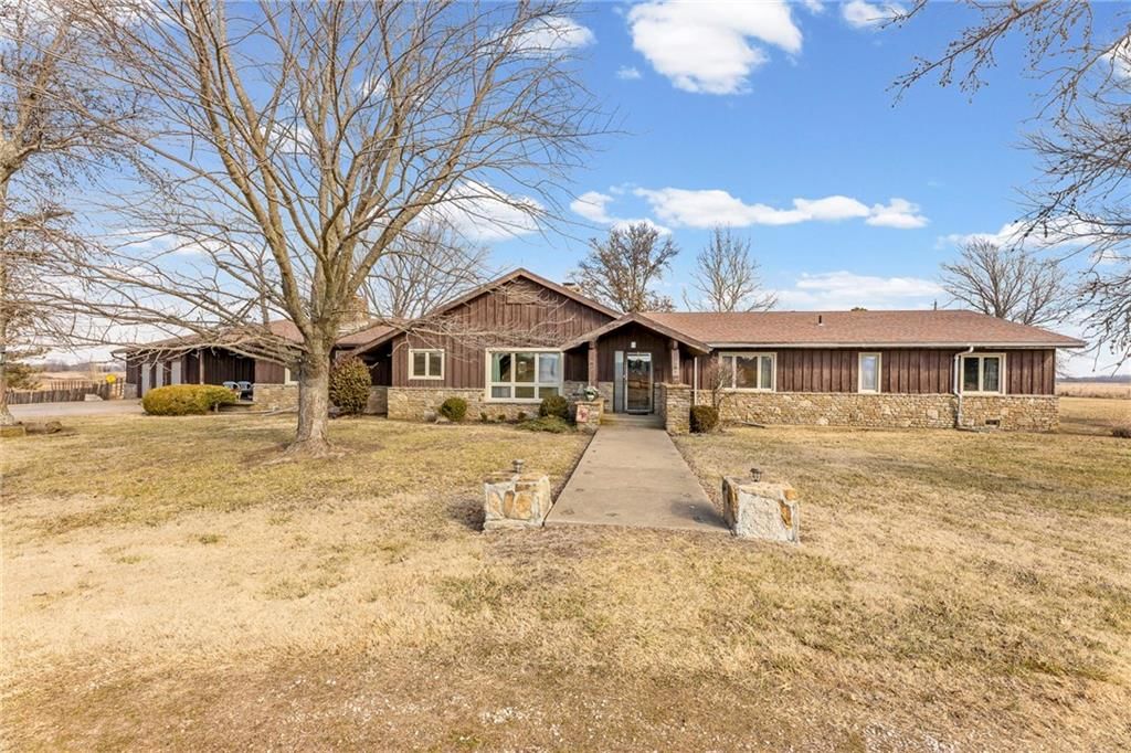 557 U.S. 75 Highway, Yates Center, KS