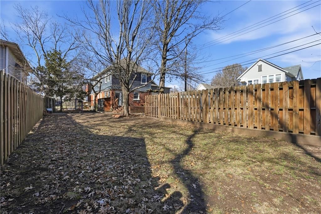 4013 CLARK Avenue — photo 35
