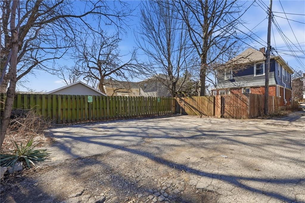 4013 CLARK Avenue — photo 37
