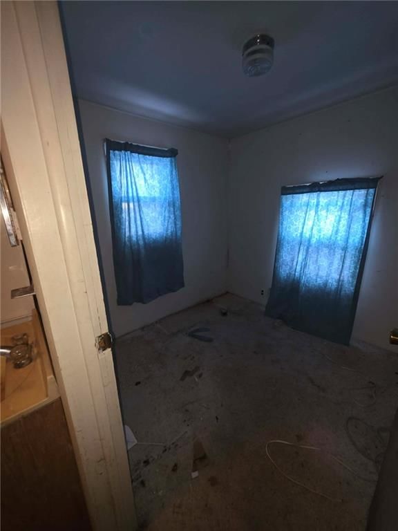 410 W Taft Street — photo 12