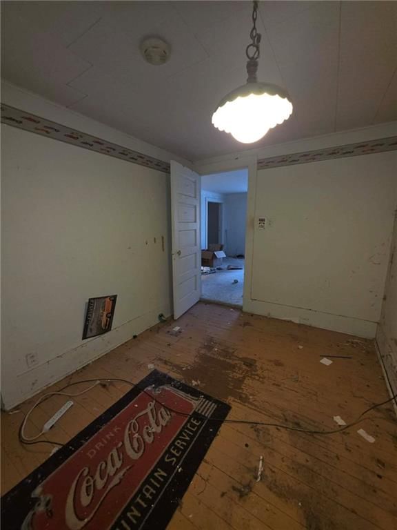 410 W Taft Street — photo 16