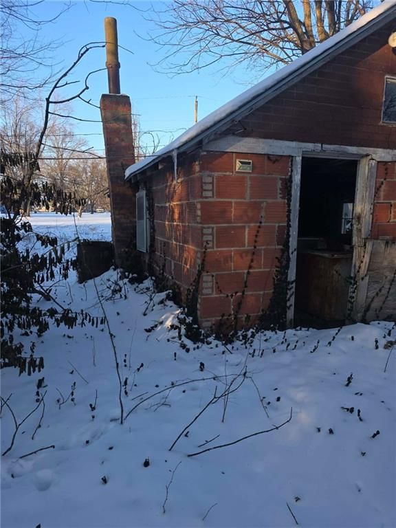 410 W Taft Street — photo 25