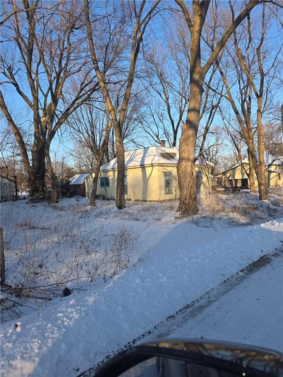 410 W Taft Street — photo 28
