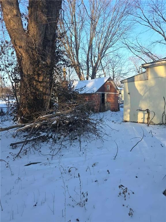 410 W Taft Street — photo 30