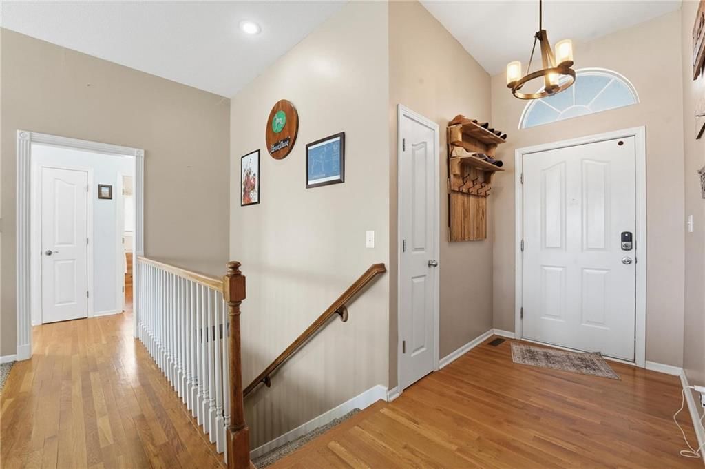 915 N Cochise Drive — photo 2
