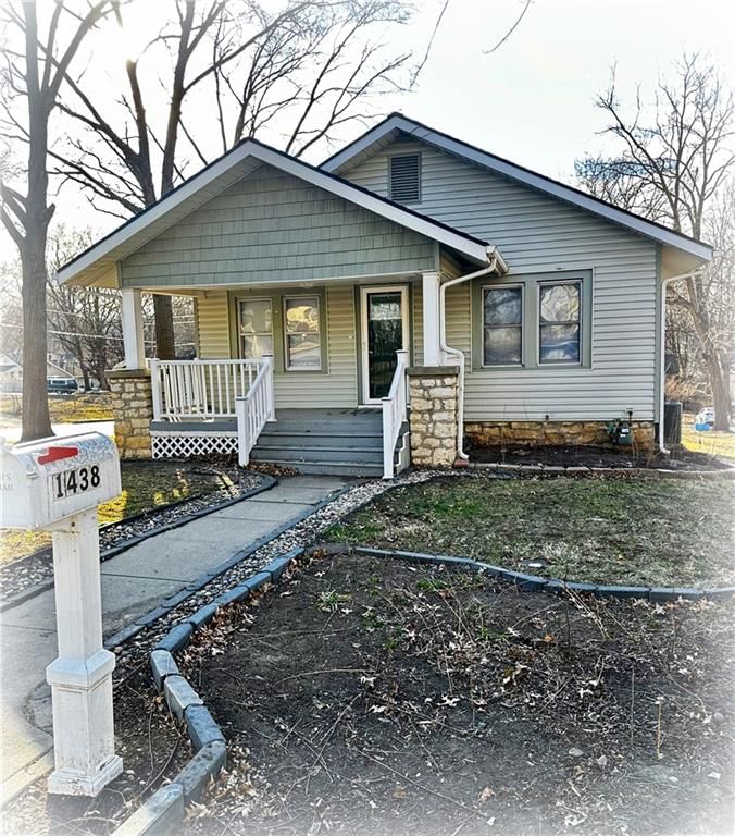 1438 Columbia Avenue — photo 2