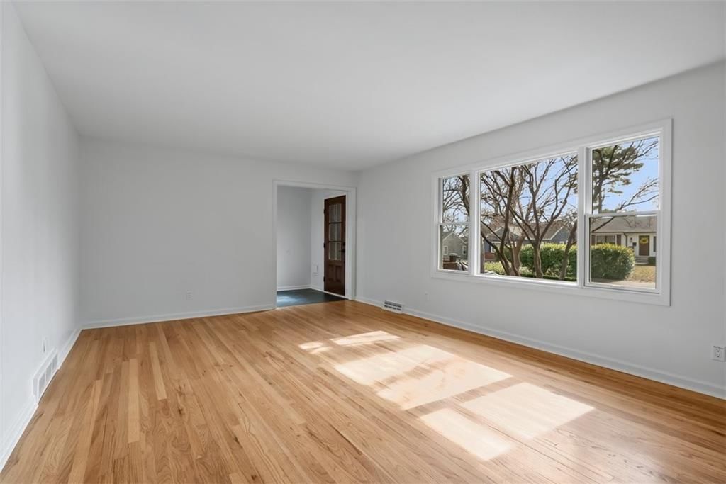 2314 W 74th Street — photo 7