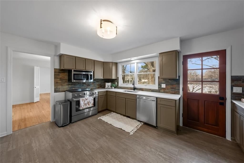 2314 W 74th Street — photo 10