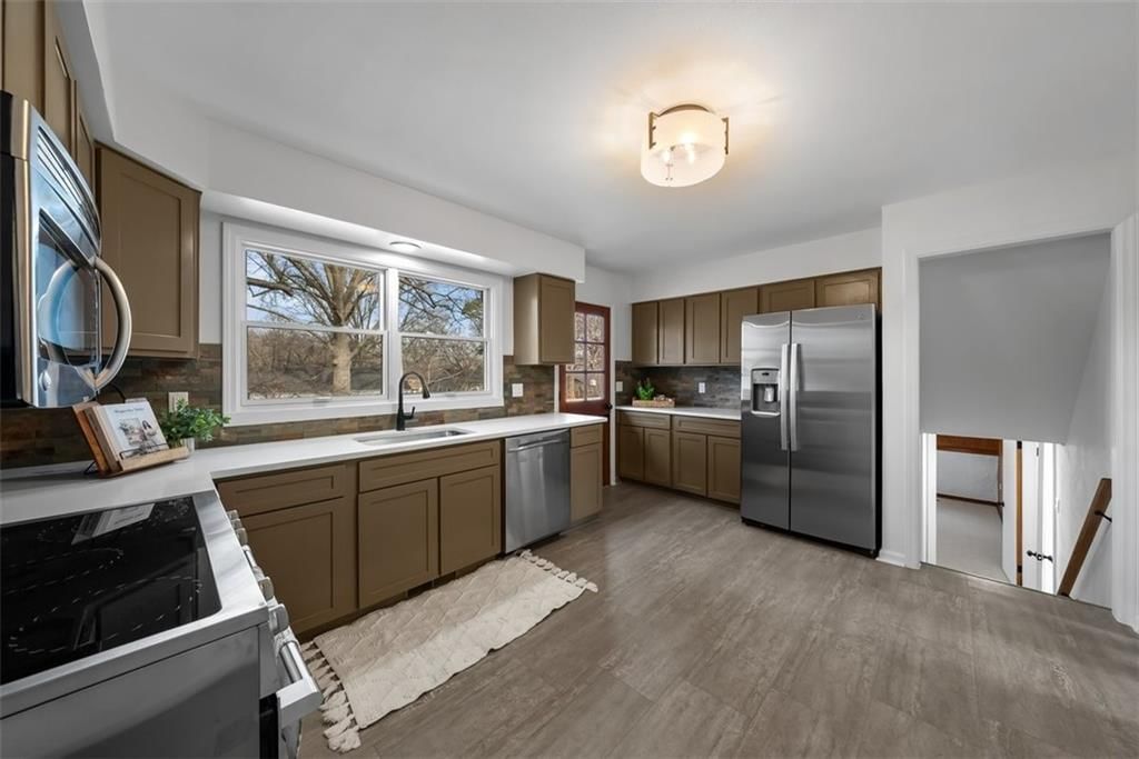 2314 W 74th Street — photo 11