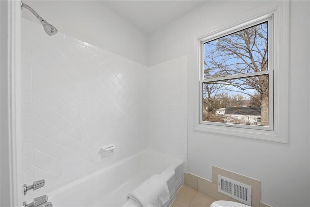 2314 W 74th Street — photo 25