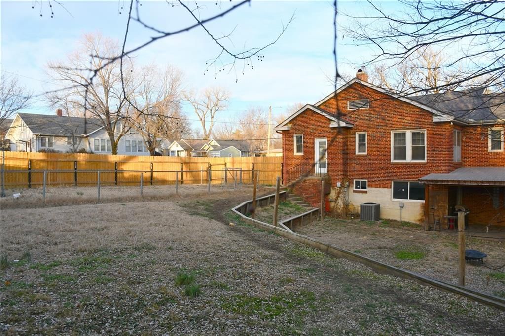 1041 N 5th Street — photo 46