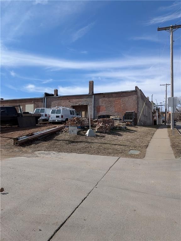 2025 Saint Joseph Avenue — photo 7