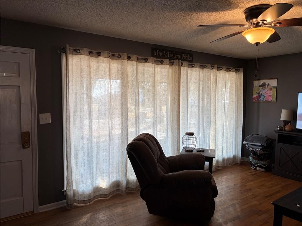 401 E College Street — photo 10