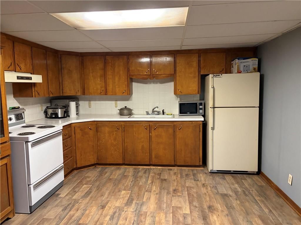 401 E College Street — photo 28