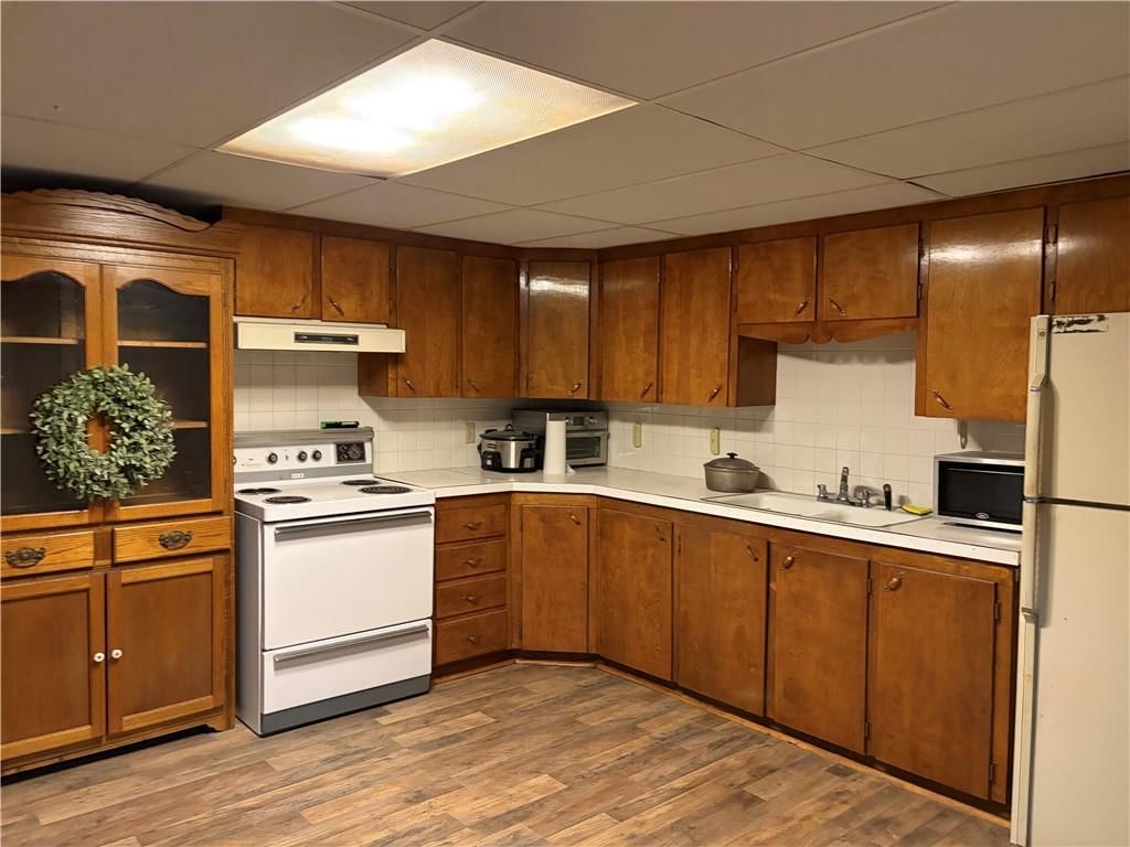 401 E College Street — photo 29