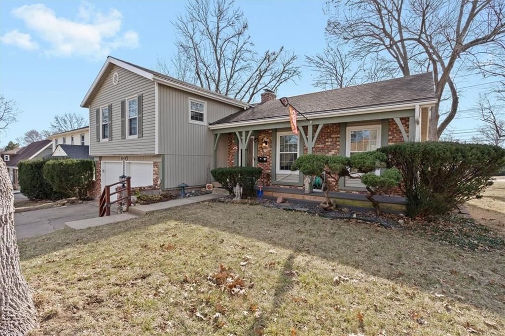 8509 W 90 Terrace — photo 2