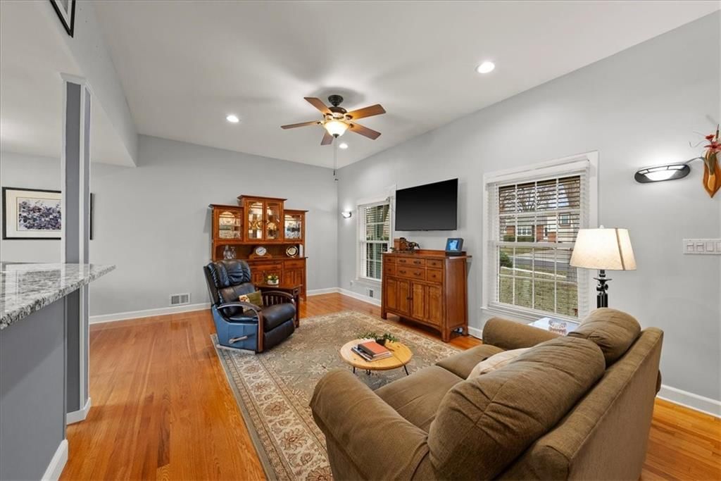 8509 W 90 Terrace — photo 4
