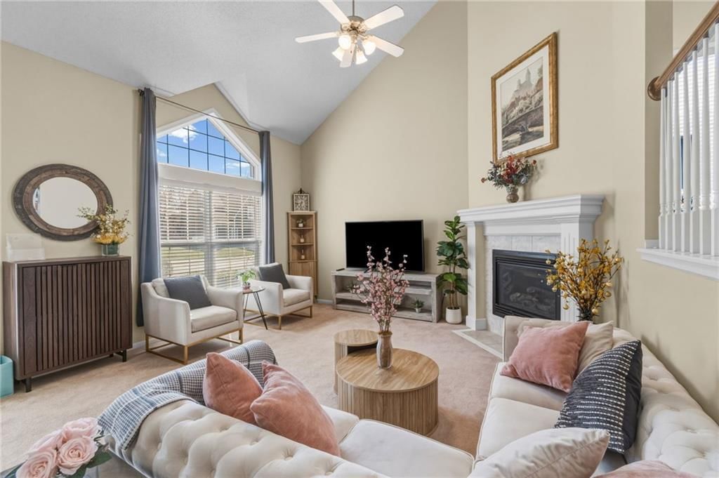 416 SW Stacey Drive — photo 2