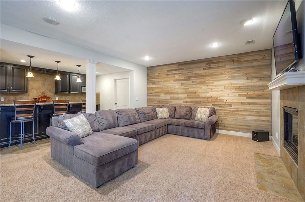 14645 Garnett Street — photo 46