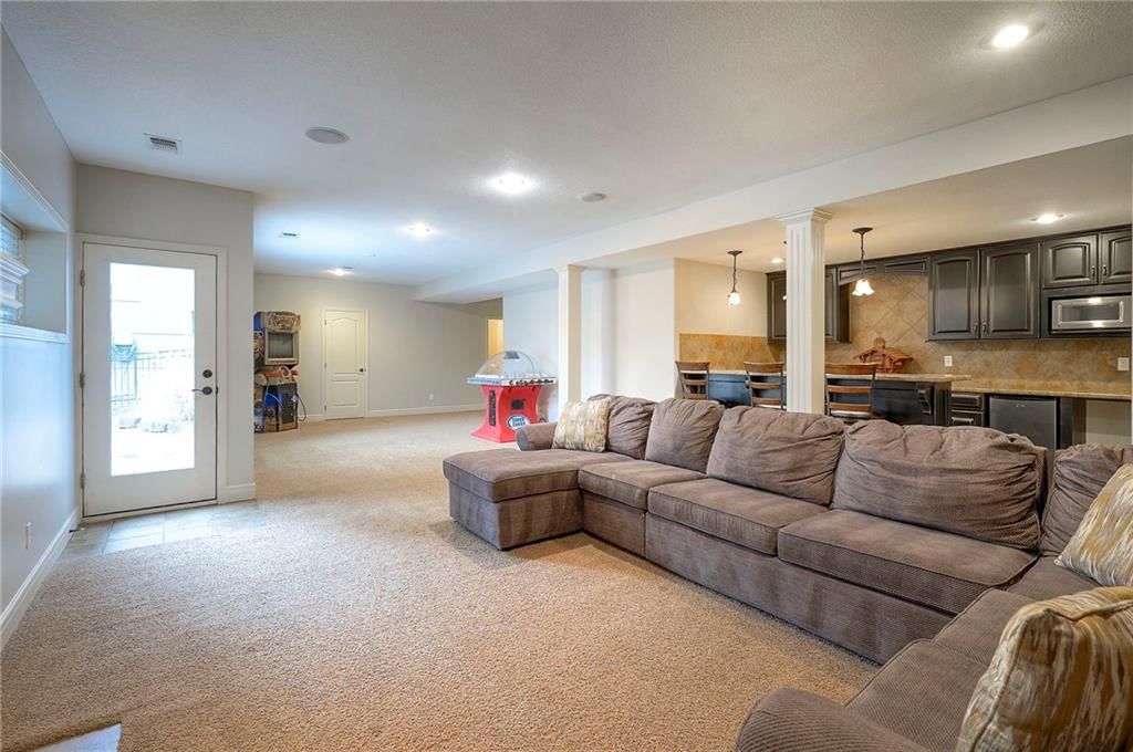 14645 Garnett Street — photo 47