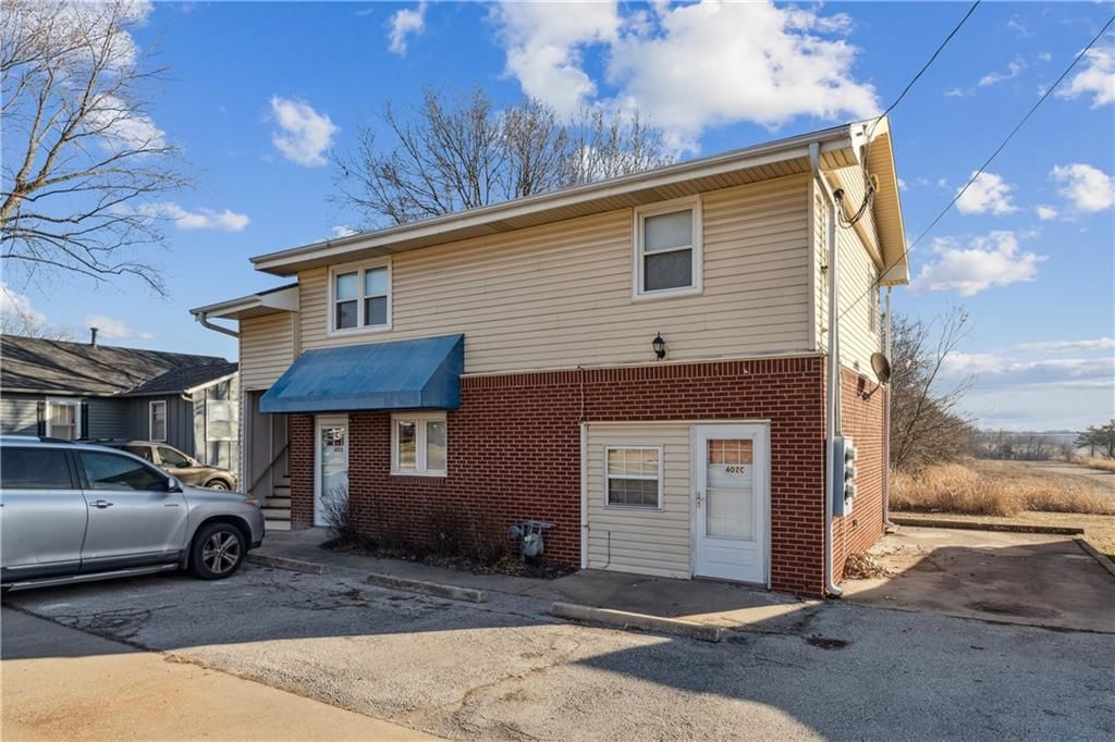 402 N Webster Street — photo 3